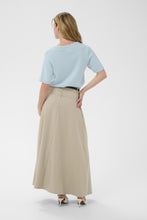 Lade das Bild in den Galerie-Viewer, Shirt Liliana - Kaffe