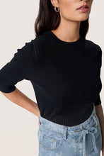 Lade das Bild in den Galerie-Viewer, Shirt Spina - Soaked in Luxury