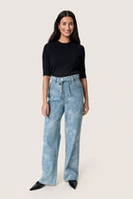 Lade das Bild in den Galerie-Viewer, Shirt Spina - Soaked in Luxury