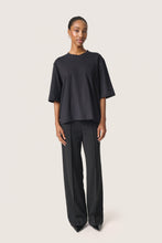 Lade das Bild in den Galerie-Viewer, Oversize-Shirt Jina - Soaked in Luxury