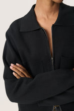 Lade das Bild in den Galerie-Viewer, Jacke Havena - Soaked in Luxury