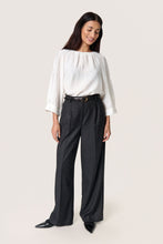 Lade das Bild in den Galerie-Viewer, Bluse Leodora - Soaked in Luxury