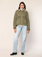 Lade das Bild in den Galerie-Viewer, Baumwolljacke mit Cordkragen - White Label