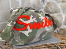 Lade das Bild in den Galerie-Viewer, Tasche Camouflage "Smile"