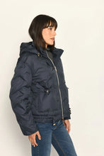 Lade das Bild in den Galerie-Viewer, Wattierte Winterjacke - White Label