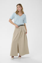 Lade das Bild in den Galerie-Viewer, Shirt Liliana - Kaffe
