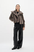 Lade das Bild in den Galerie-Viewer, Jacke Fake Fur Jobo - Inwear
