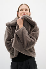 Lade das Bild in den Galerie-Viewer, Jacke Fake Fur Jobo - Inwear
