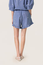 Lade das Bild in den Galerie-Viewer, Short Elly - Soaked in Luxury
