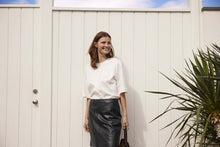 Lade das Bild in den Galerie-Viewer, Oversize-Shirt Jina - Soaked in Luxury
