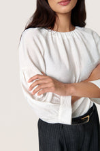 Lade das Bild in den Galerie-Viewer, Bluse Leodora - Soaked in Luxury
