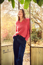 Lade das Bild in den Galerie-Viewer, V-Pullover Manda - Saint Tropez
