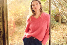 Lade das Bild in den Galerie-Viewer, V-Pullover Manda - Saint Tropez
