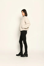 Lade das Bild in den Galerie-Viewer, Blouson in Beige - White Label

