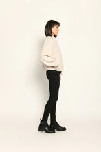 Lade das Bild in den Galerie-Viewer, Blouson in Beige - White Label
