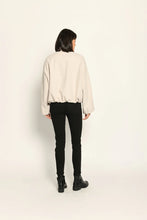 Lade das Bild in den Galerie-Viewer, Blouson in Beige - White Label
