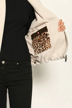 Lade das Bild in den Galerie-Viewer, Blouson in Beige - White Label
