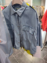 Lade das Bild in den Galerie-Viewer, Jeans Overshirt oversized White Label
